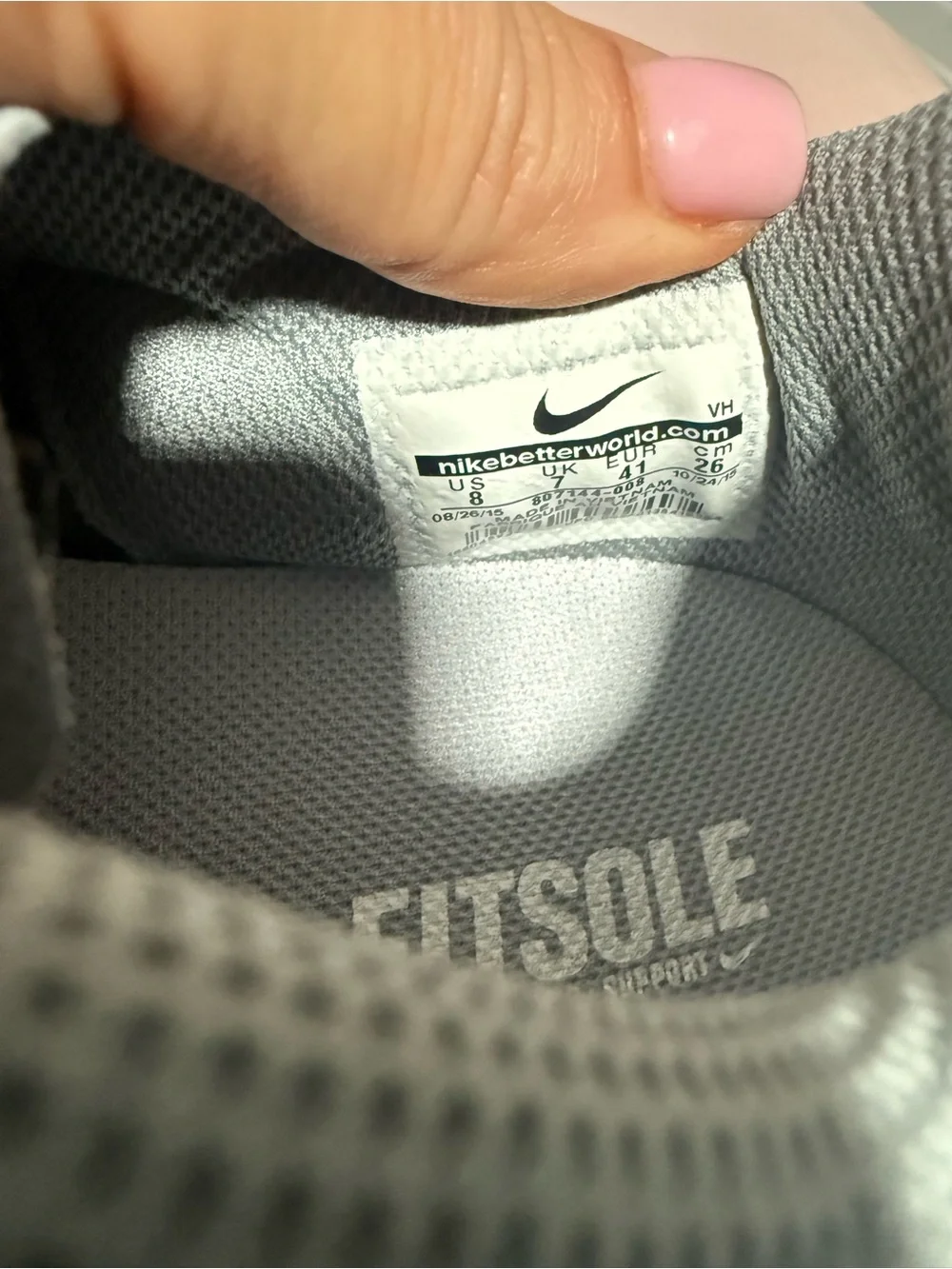 Nike Men’s Gray and White Athletic Training Sneakers